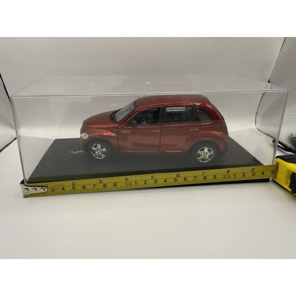 Maisto PT Cruiser 1:18 Diecast Model Red with Display Case and Box